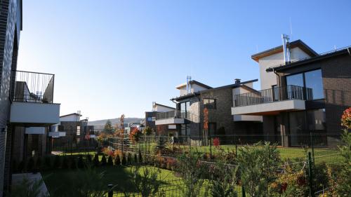 Exterior 3  1513932416
