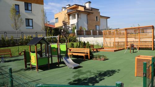 Exterior 6  1513932494